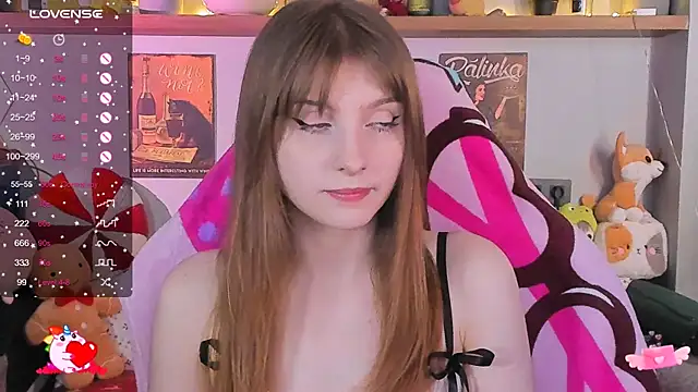 Snapshot of AliceLanley chatting on December 18, 2024, 12:51 pm AliceLanley online show from December 18, 2024, 12:51 pm