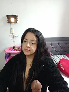 lucia vonne  online show from June 6, 2026, 9:19 pm