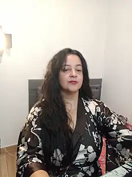 Snapshot of lucia_vonne_ chatting on June 15, 2026, 12:02 am lucia vonne online show from June 15, 2026, 12:02 am