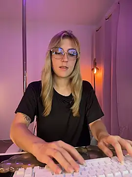 Dakotaa  online show from March 25, 2026, 1:11 am