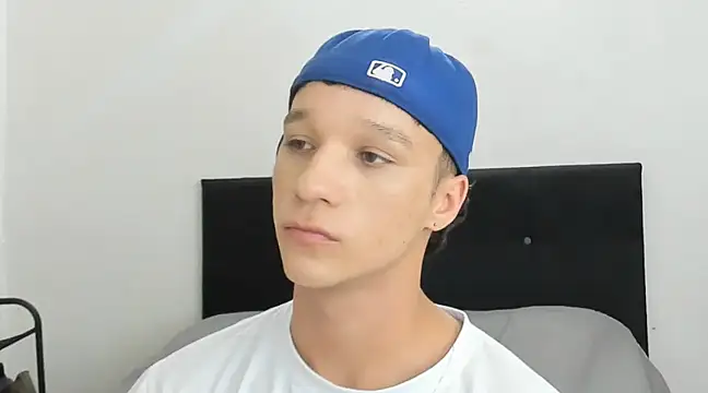 angelcortes online show from December 30, 2024, 12:09 pm