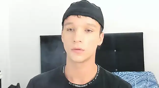 angelcortes online show from January 17, 2025, 11:49 am