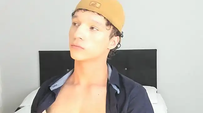 angelcortes online show from February 22, 2025, 8:42 pm