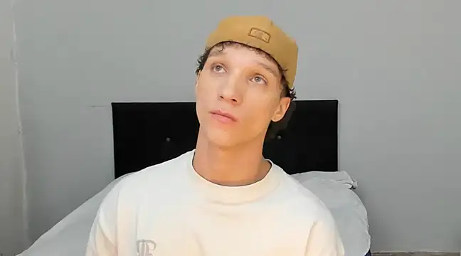 angelcortes online show from March 21, 2025, 3:57 pm