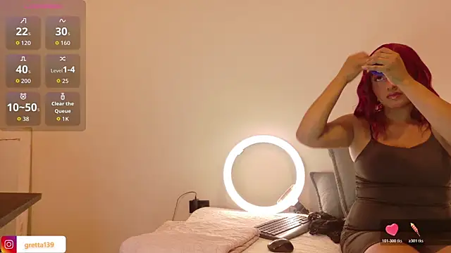 Snapshot of _Gretta chatting on November 17, 2025, 8:03 pm Gretta online show from November 17, 2025, 8:03 pm