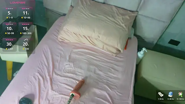 Snapshot of _Gretta chatting on November 26, 2025, 8:43 pm Gretta online show from November 26, 2025, 8:43 pm