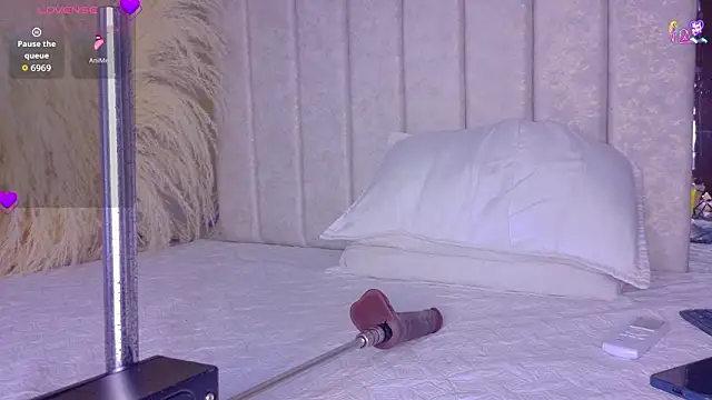  Gretta online show from March 25, 2026, 8:37 pm