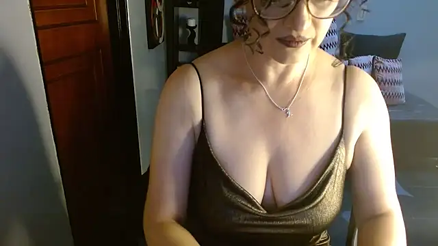 Snapshot of MATURETOPASIO chatting on February 1, 2026, 9:13 pm MATURETOPASIO online show from February 1, 2026, 9:13 pm