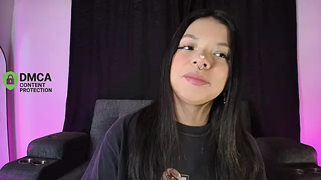 yungelitamor  online show from April 10, 2026, 5:45 am