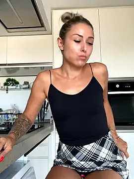 petrouchkaaa  online show from October 2, 2025, 9:16 am