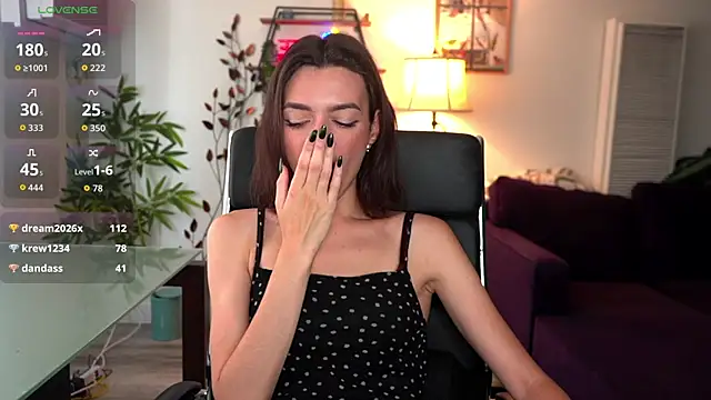 olivia jeas online show from June 5, 2026, 9:09 pm
