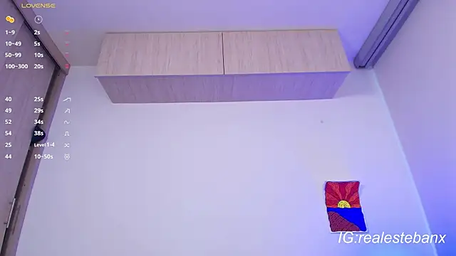 Esteban Knight online show from September 29, 2025, 10:14 pm