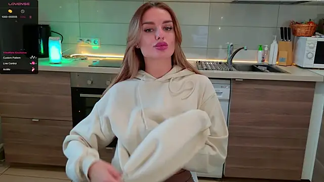 MissLovex online show from November 11, 2025, 8:14 am