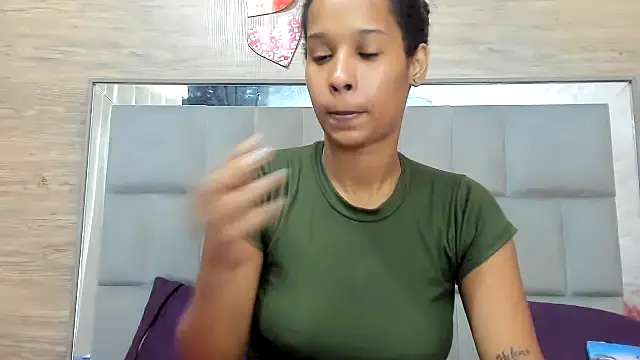 chicasirbo online show from March 14, 2025, 3:26 am