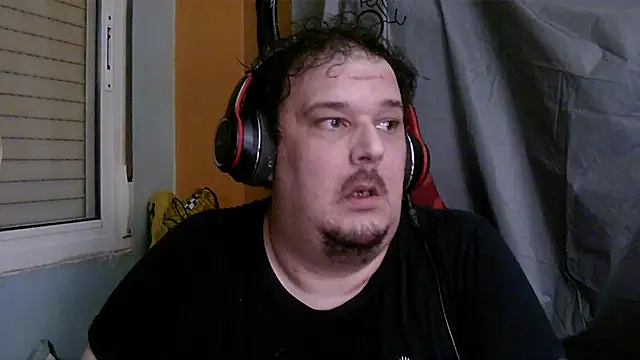 Snapshot of porkorossy chatting on October 24, 2025, 9:33 pm porkorossy online show from October 24, 2025, 9:33 pm