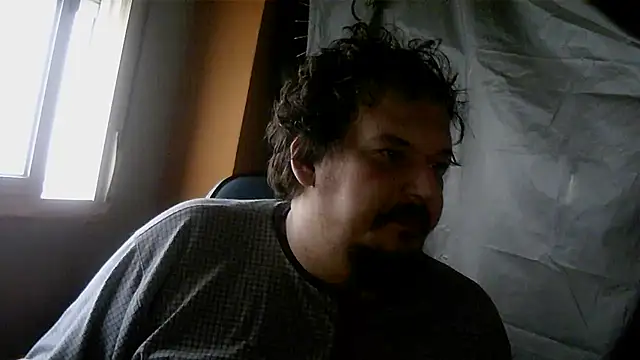 porkorossy online show from December 18, 2025, 8:09 am