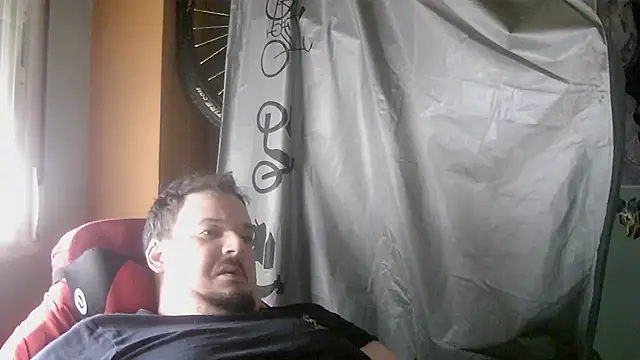 porkorossy online show from April 15, 2026, 4:36 pm