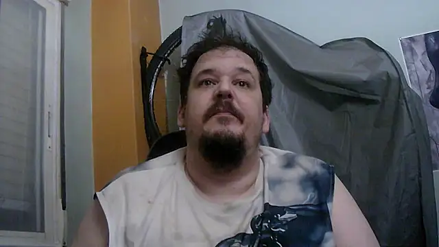 porkorossy online show from May 11, 2026, 9:23 pm