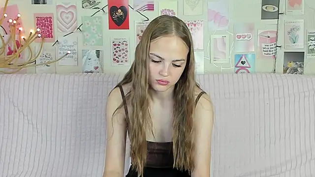 Snapshot of little_radiant_sun chatting on July 11, 2026, 8:39 am little radiant sun online show from July 11, 2026, 8:39 am