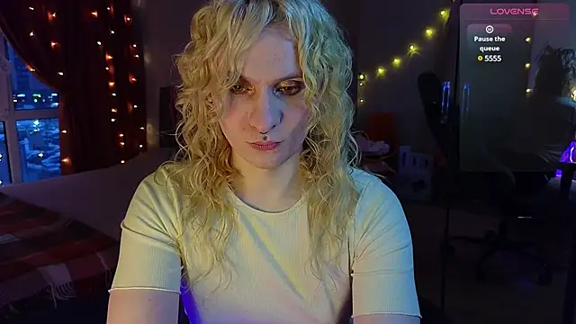 Lori Myaf online show from March 2, 2025, 3:27 pm