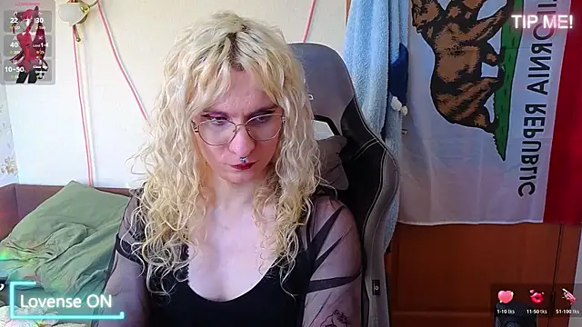 Lori Myaf online show from April 20, 2026, 3:15 pm