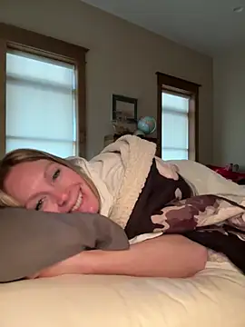 Snapshot of ItsDanniG chatting on December 14, 2024, 3:04 pm ItsDanniG online show from December 14, 2024, 3:04 pm