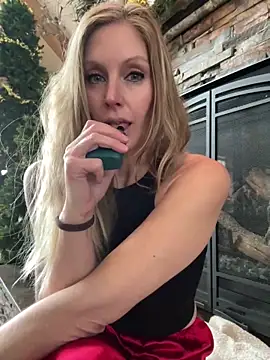 Snapshot of ItsDanniG chatting on March 15, 2025, 7:27 pm ItsDanniG online show from March 15, 2025, 7:27 pm