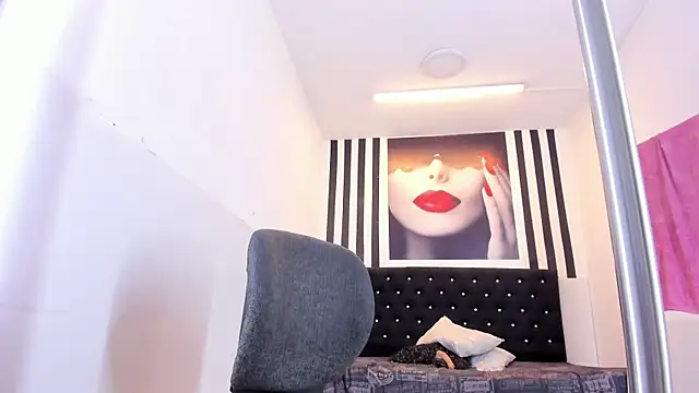 Shanelle   online show from September 16, 2025, 1:12 pm