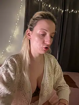 Ella Charm online show from February 9, 2026, 4:22 pm