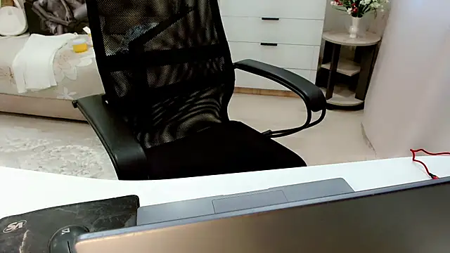 EveLove33 online show from September 25, 2025, 6:06 am