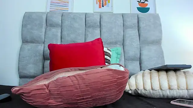 TiffanyFox1 online show from March 30, 2026, 9:21 am