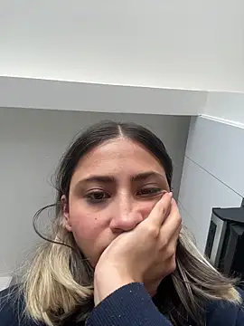 Ameellie online show from March 19, 2026, 3:05 pm