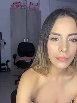 Snapshot of amelye_saens chatting on January 19, 2025, 11:10 pm amelye saens online show from January 19, 2025, 11:10 pm