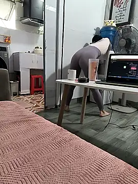 I AM NOT A SLUT online show from March 17, 2026, 3:00 am