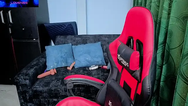 charlotee lovee69 online show from March 14, 2026, 2:17 am