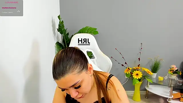 EveEvian online show from May 29, 2026, 11:30 am