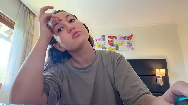 Nelly Fischer online show from December 22, 2025, 5:48 am