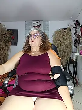 evelin hott online show from May 28, 2026, 1:36 am