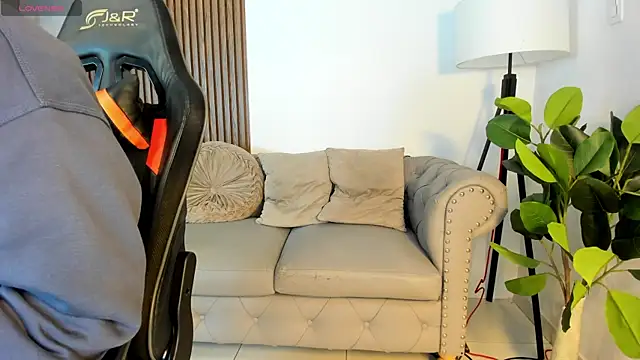 liam collins21 online show from October 4, 2025, 11:41 am