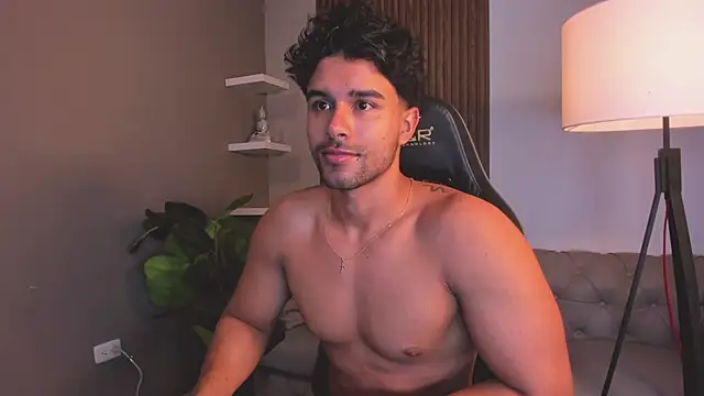 liam collins21 online show from April 13, 2026, 11:59 am