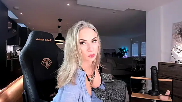 GoddessElizabethX online show from December 17, 2024, 3:39 pm