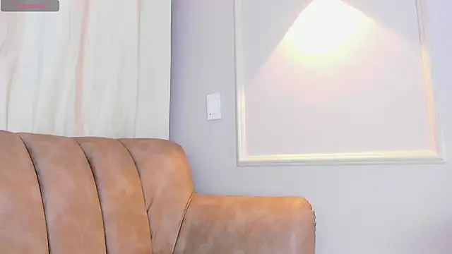 Lia walton online show from December 14, 2024, 12:12 pm