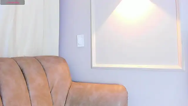 Lia walton online show from December 16, 2024, 12:06 pm