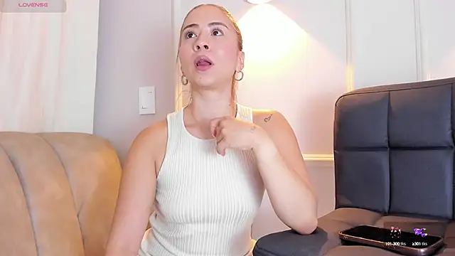 Lia walton online show from December 25, 2024, 5:58 am