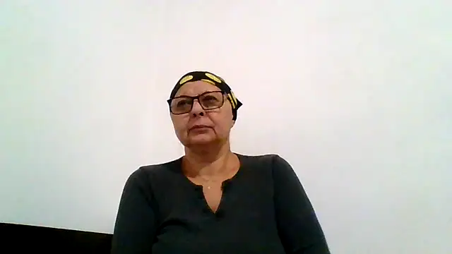 roseblak42 online show from November 14, 2025, 5:00 pm