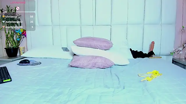 kiana cream online show from March 16, 2025, 3:04 am