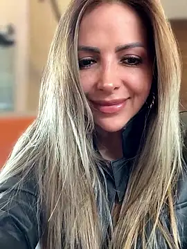  Abril-Office1 online show from February 24, 2026, 2:48 pm