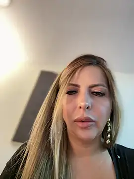  Abril-Office1 online show from April 13, 2026, 12:43 pm