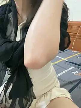 Snapshot of Ruby_bear chatting on March 9, 2025, 12:53 pm Ruby bear online show from March 9, 2025, 12:53 pm