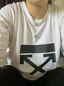 Snapshot of Ruby_bear chatting on March 21, 2025, 4:17 am Ruby bear online show from March 21, 2025, 4:17 am